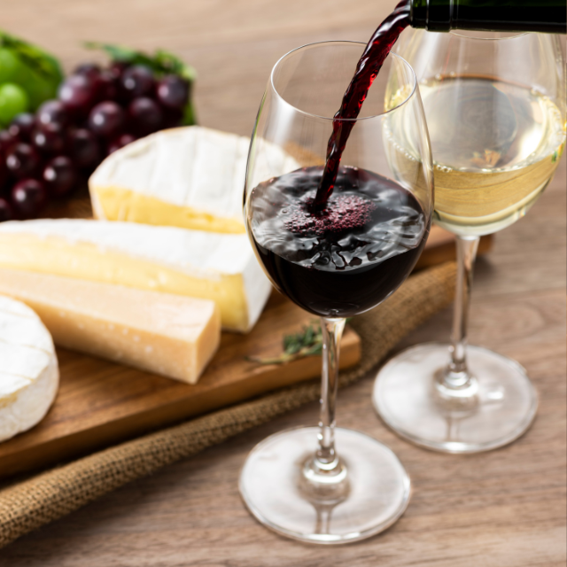 Combinación perfecta de Vinos yQ uesos