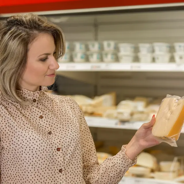cómo identificar un queso de calidad en el supermercado sin necesidad de ser un maestro quesero