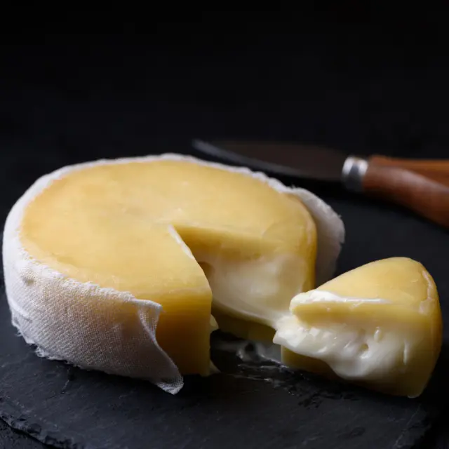 La leche cruda de vaca, principal materia prima